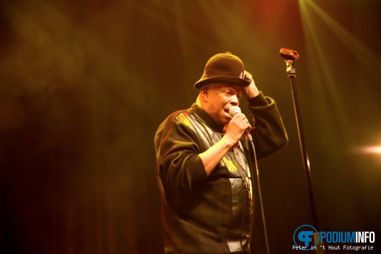 Mike Yung op Mike Yung - 08/02 - TivoliVredenburg foto