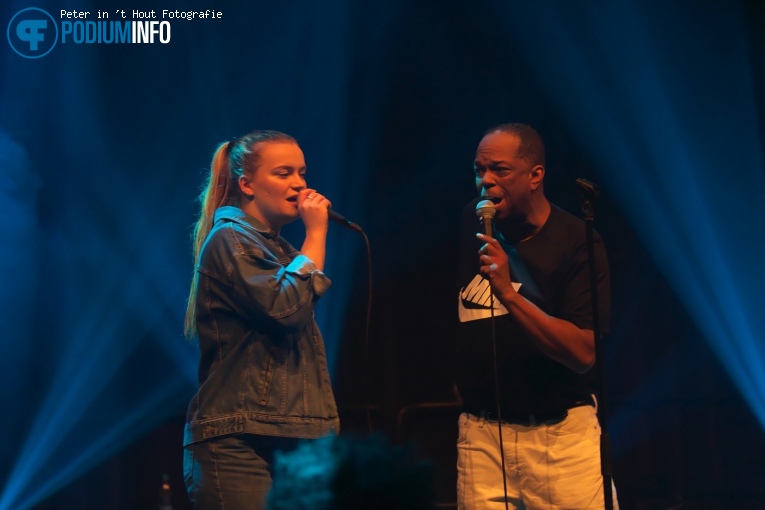 Foto Mike Yung op Mike Yung - 08/02 - TivoliVredenburg