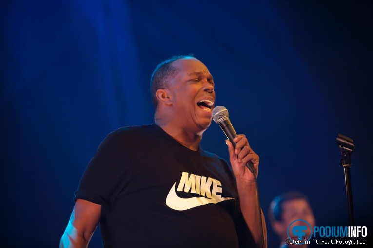 Mike Yung op Mike Yung - 08/02 - TivoliVredenburg foto