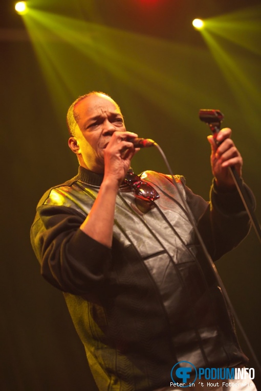Foto Mike Yung op Mike Yung - 08/02 - TivoliVredenburg