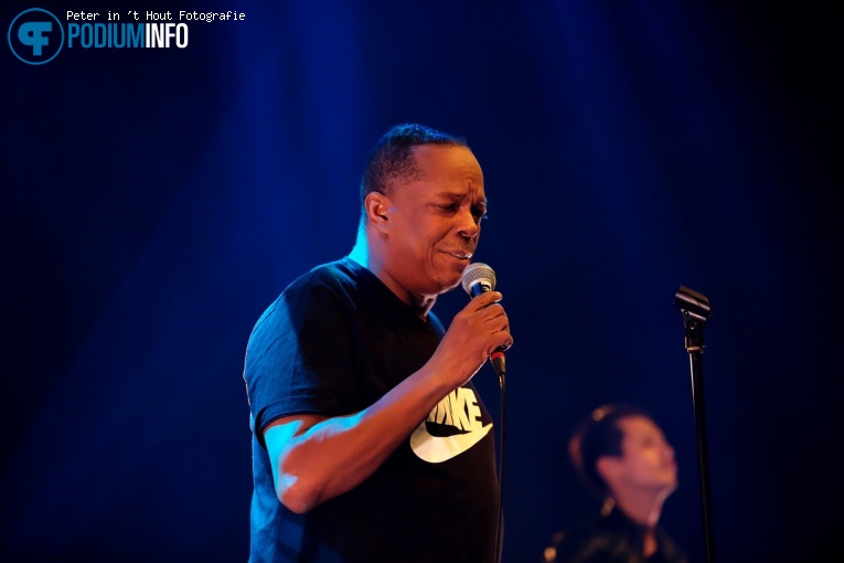 Foto Mike Yung op Mike Yung - 08/02 - TivoliVredenburg