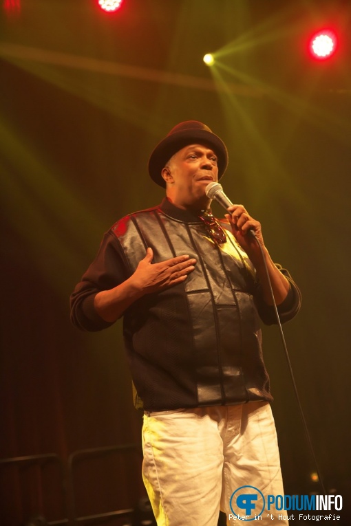 Mike Yung op Mike Yung - 08/02 - TivoliVredenburg foto