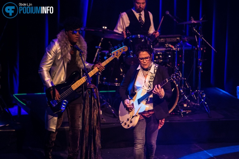 The Revolution op The Revolution - 10/02 - Paradiso foto