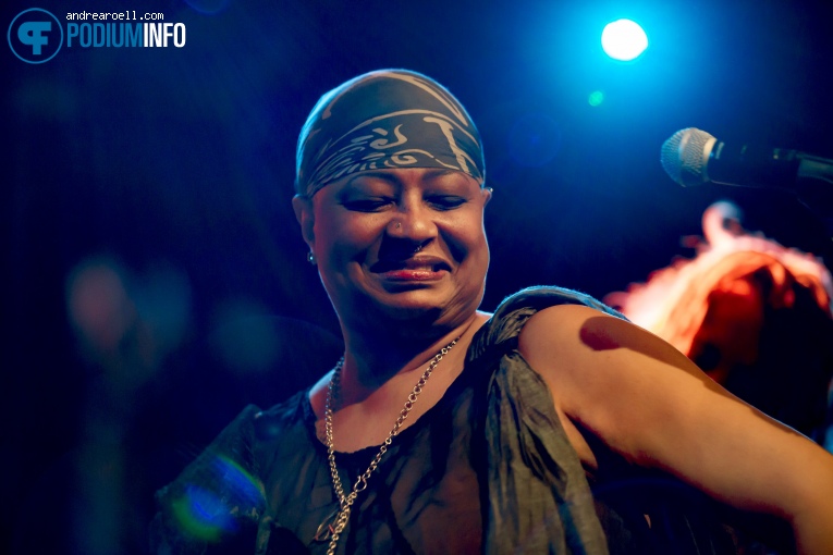 Lisa Fischer op Lisa Fischer - 10/02 - Paradiso Noord (Tolhuistuin) foto