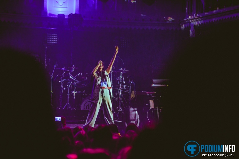 Naaz op Hayley Kiyoko - 19/02 - Paradiso foto