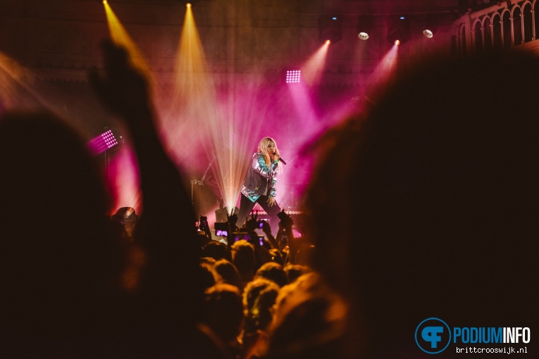Hayley Kiyoko op Hayley Kiyoko - 19/02 - Paradiso foto