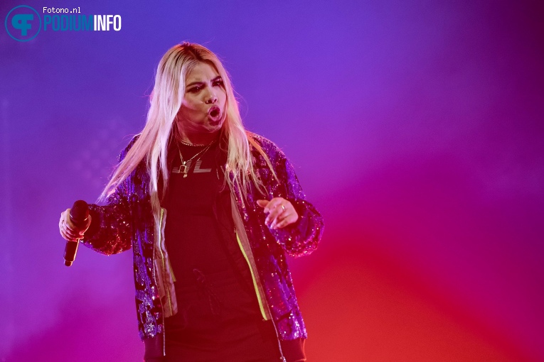 Hayley Kiyoko op Hayley Kiyoko - 21/02 - TivoliVredenburg foto