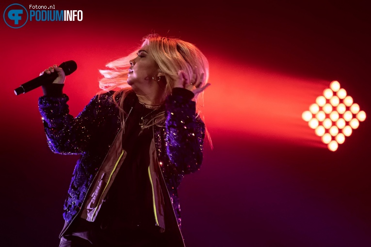 Hayley Kiyoko op Hayley Kiyoko - 21/02 - TivoliVredenburg foto