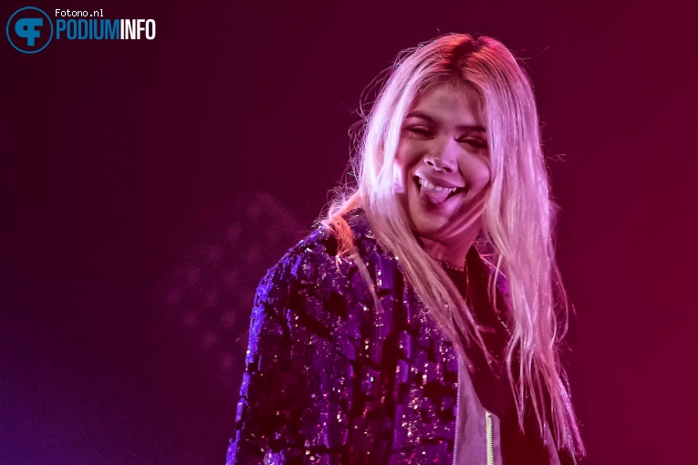 Hayley Kiyoko op Hayley Kiyoko - 21/02 - TivoliVredenburg foto