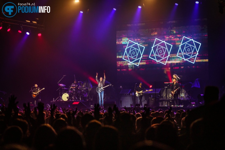 Brett Eldredge op Country 2 Country - 04/03 - AFAS Live foto