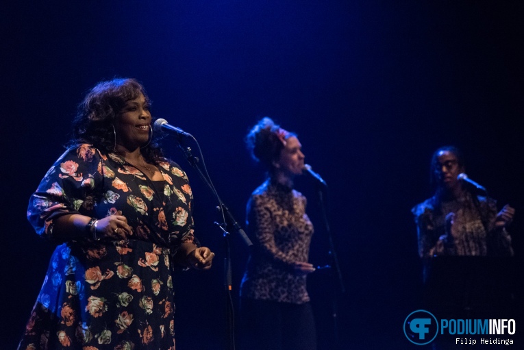 Ruby Turner op Jools Holland - 04/03 - De Oosterpoort foto