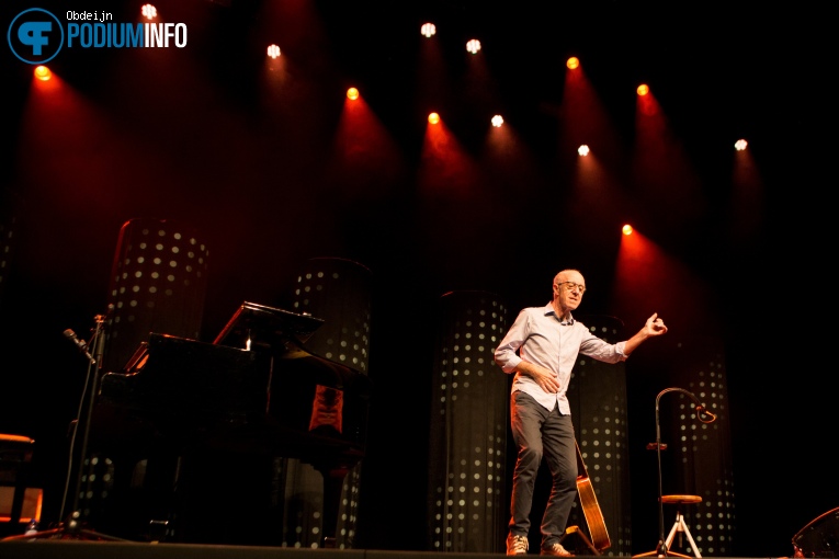 Foto Raymond van het Groenewoud op Raymond van het Groenewoud - 09/03 - Metropool