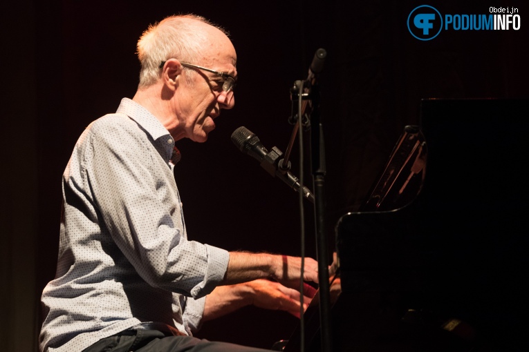 Foto Raymond van het Groenewoud op Raymond van het Groenewoud - 09/03 - Metropool