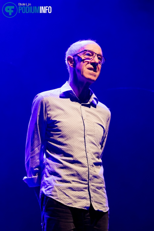 Foto Raymond van het Groenewoud op Raymond van het Groenewoud - 09/03 - Metropool