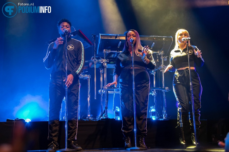 Jess Glynne op Jess Glynne - 15/03 - TivoliVredenburg foto