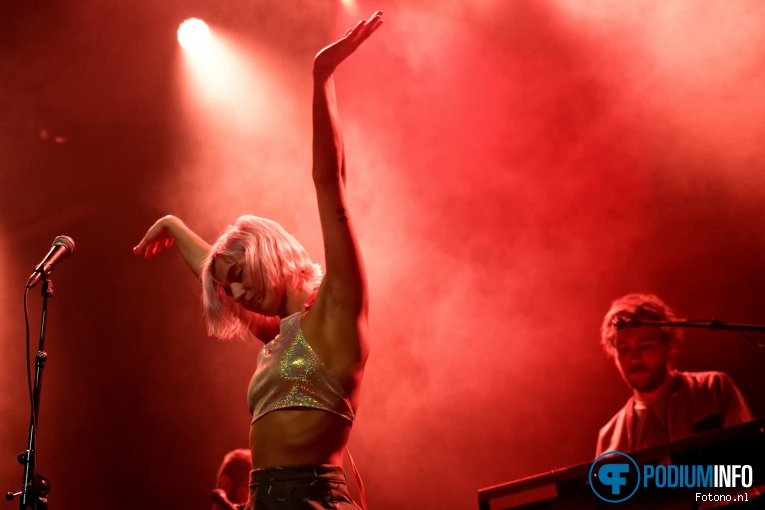 Foto Sheila & the Kit op Jess Glynne - 15/03 - TivoliVredenburg
