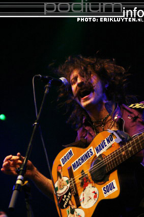 Gogol Bordello op Gogol Bordello - 21/4 - 013 foto