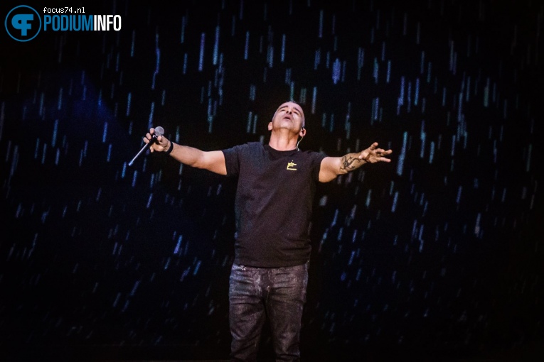 Eros Ramazzotti op Eros Ramazzotti - 03/04 - Ziggo Dome foto