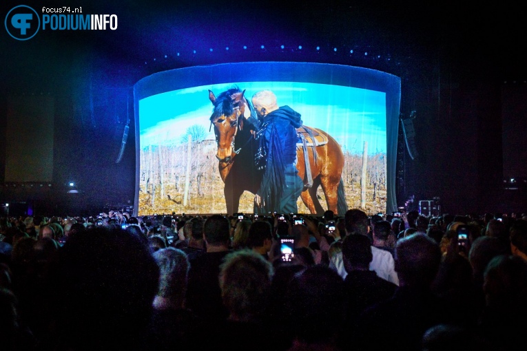 Eros Ramazzotti op Eros Ramazzotti - 03/04 - Ziggo Dome foto