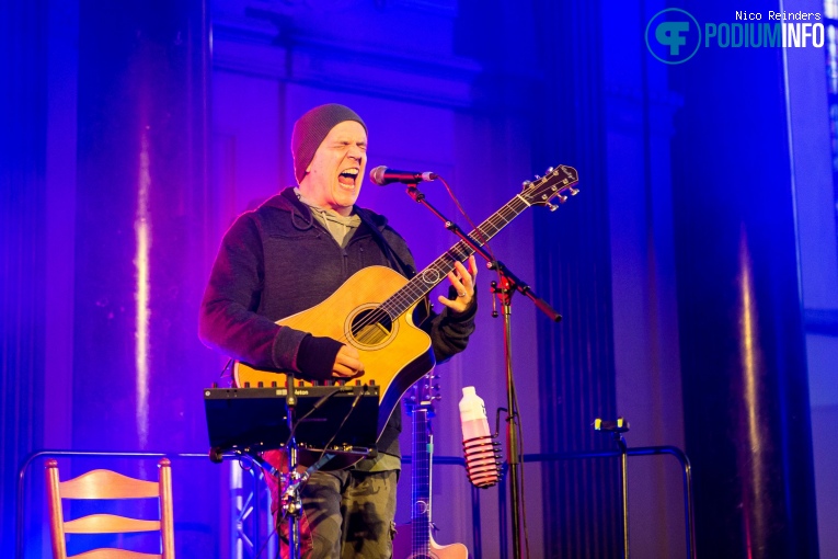 Devin Townsend op Devin Townsend - 11/04 - Bavo kerk Haarlem foto