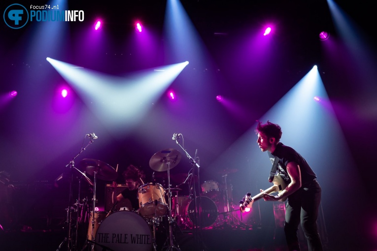 The Pale White op Sam Fender - 18/04 - Doornroosje foto