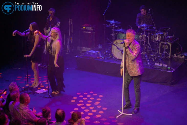 Paul Young op Paul Young - 20/04 - Metropool foto