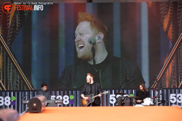 Gavin James op 538 Koningsdag 2019 foto