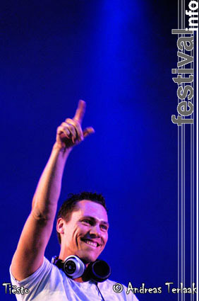 Tiësto op Pinkpop 2004 za/zo foto