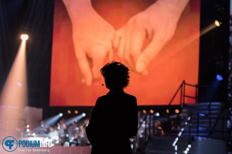 Simone Kleinsma op The Passion in concert - 20/04 - Ahoy foto