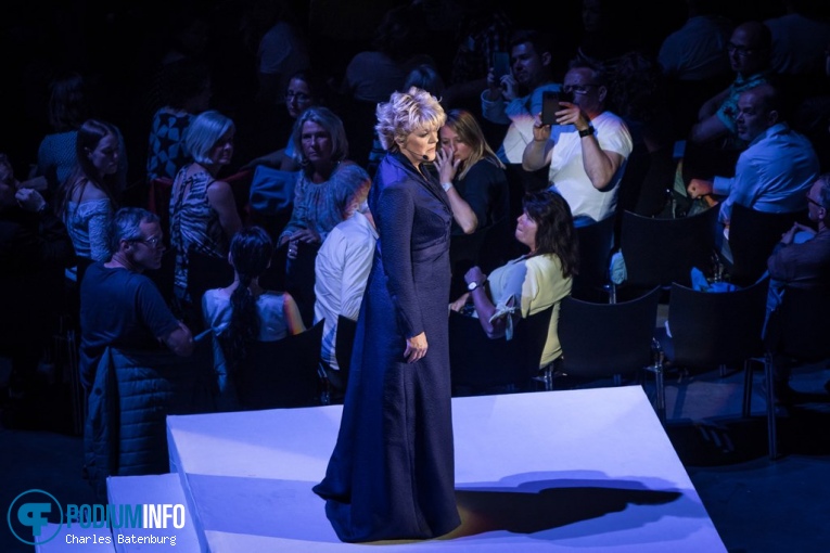 Simone Kleinsma op The Passion in concert - 20/04 - Ahoy foto