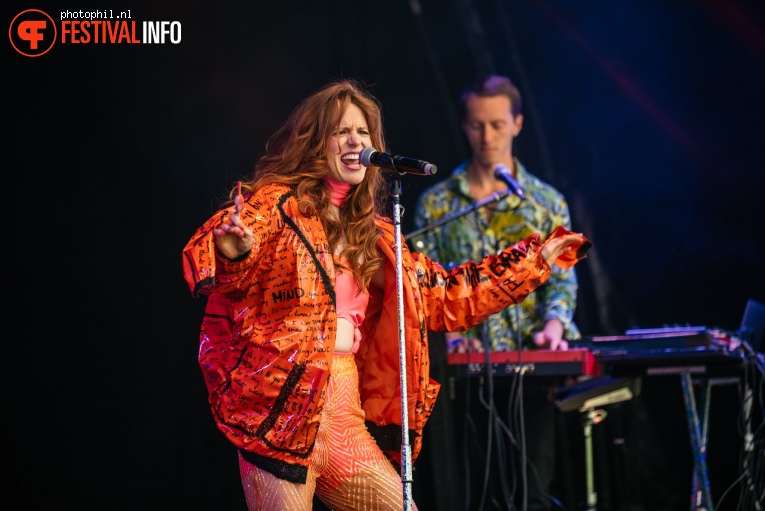 Merol op Bevrijdingsfestival Nijmegen 2019 foto