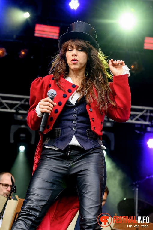 Ellen ten Damme op Bevrijdingsfestival Utrecht 2019 foto