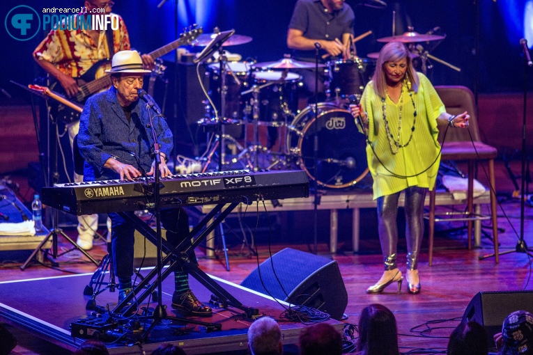 Sergio Mendes op Sergio Mendes - 08/05 - TivoliVredenburg foto