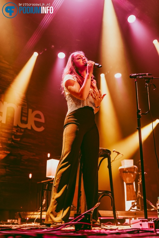 Emma Heesters op Boyce Avenue - 10/05 - Melkweg foto