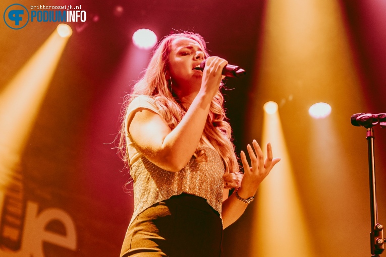 Emma Heesters op Boyce Avenue - 10/05 - Melkweg foto