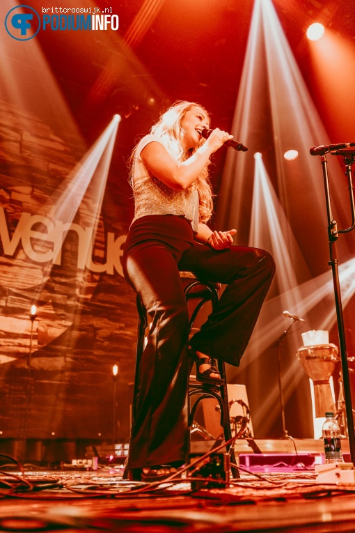 Emma Heesters op Boyce Avenue - 10/05 - Melkweg foto