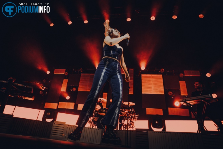 Anne-Marie op Anne-Marie - 16/05 - AFAS Live foto
