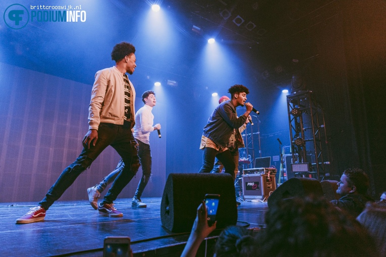 4th Ave op Alex Aiono - 21/05 - Melkweg foto