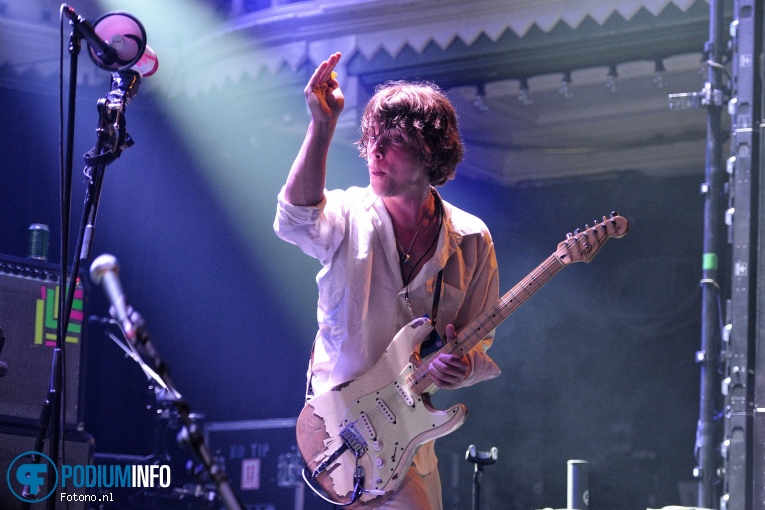 Yak op Foals - 19/05 - Paradiso foto