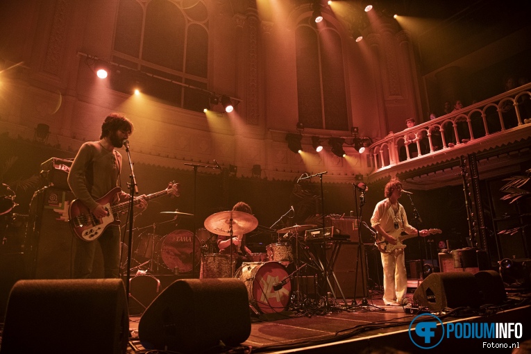 Yak op Foals - 19/05 - Paradiso foto