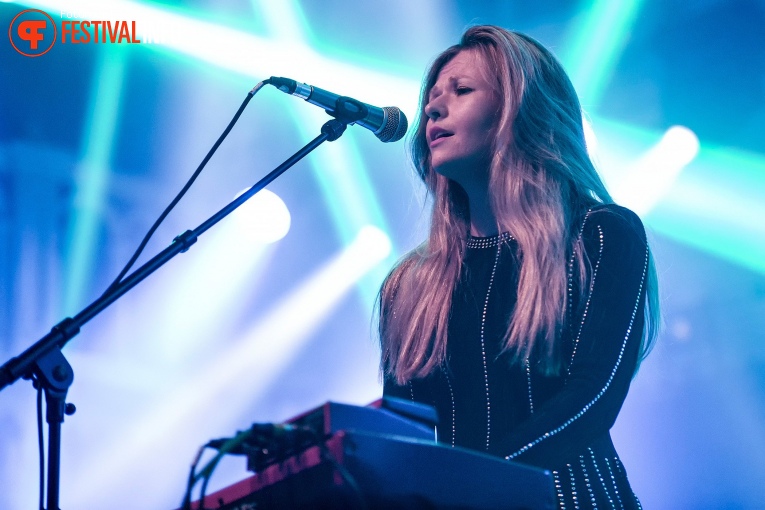 Still Corners op London Calling #1 2019 - zaterdag foto
