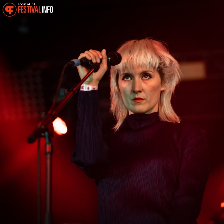 Cate le Bon op Best Kept Secret 2019 - vrijdag 31 mei foto