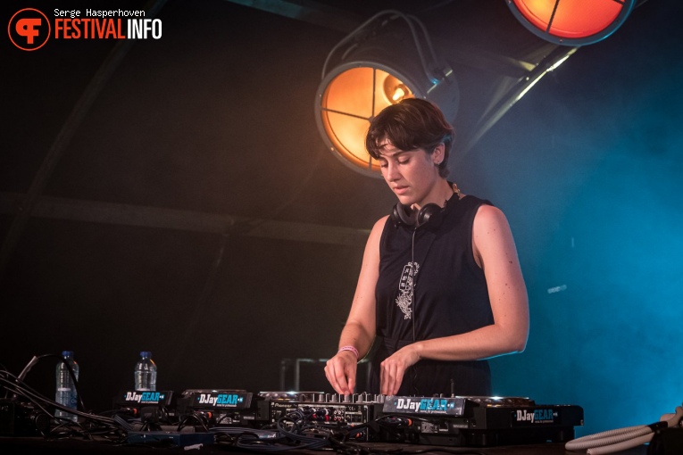 Fenna Fiction op Best Kept Secret 2019 - zondag 2 juni foto
