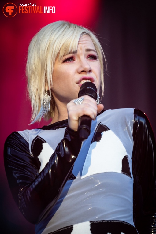 Carly Rae Jepsen op Best Kept Secret 2019 - zondag 2 juni foto