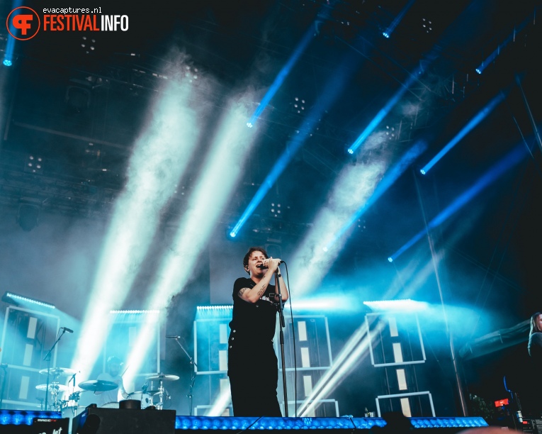 Nothing But Thieves op Vestrock 2019 foto