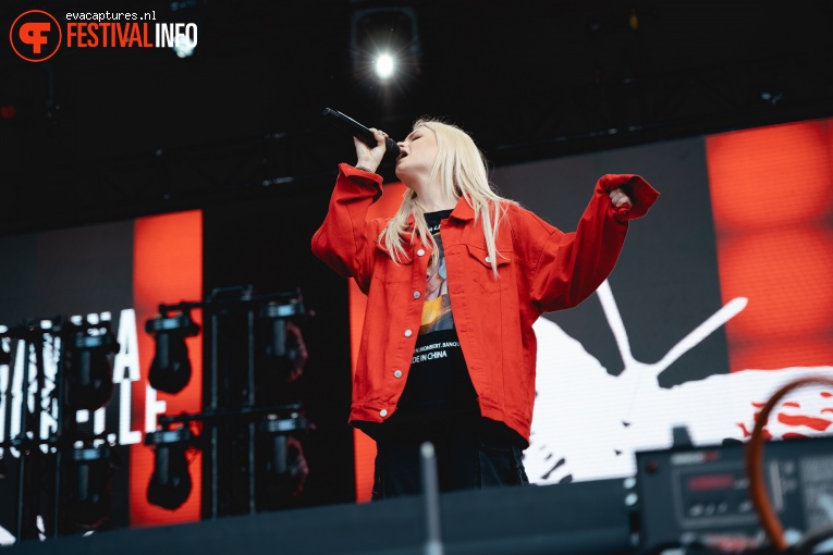 Davina Michelle op Vestrock 2019 foto