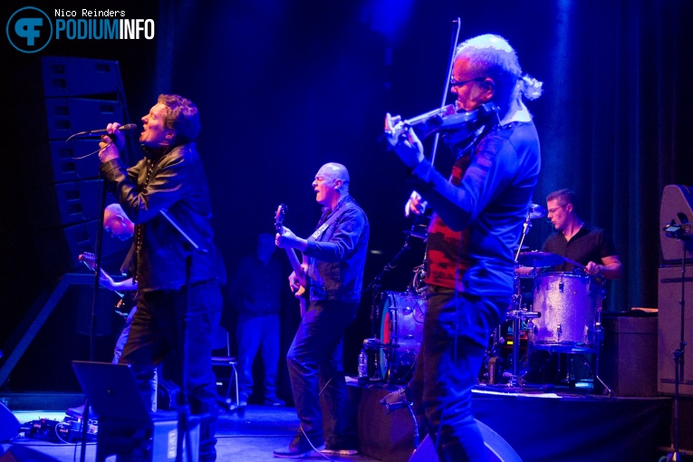 Tim Bowness op Tim Bowness Band & Anneke van Giersbergen - 31/05 - Boerderij foto