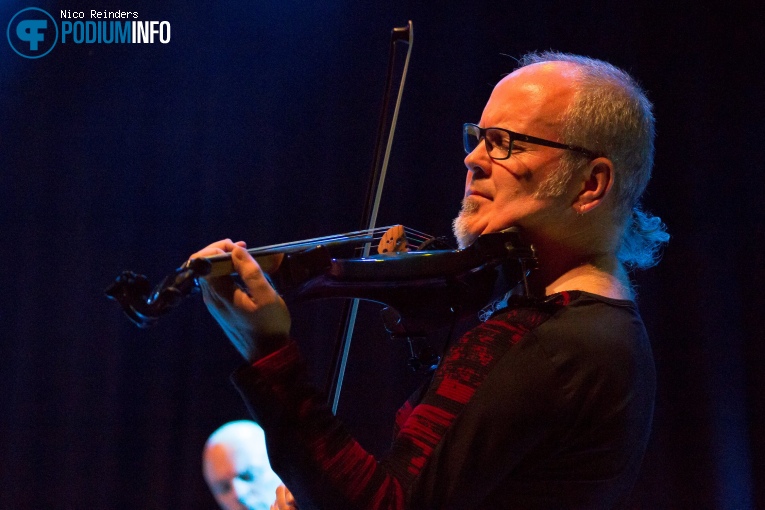 Tim Bowness op Tim Bowness Band & Anneke van Giersbergen - 31/05 - Boerderij foto