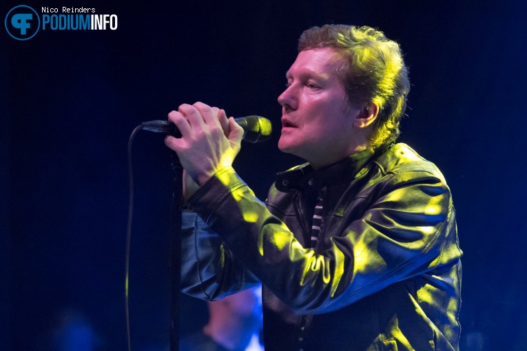 Tim Bowness op Tim Bowness Band & Anneke van Giersbergen - 31/05 - Boerderij foto