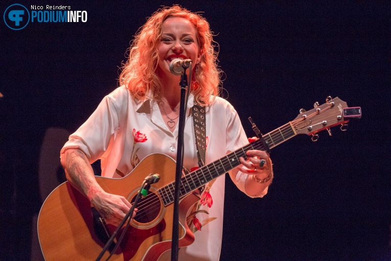 Anneke van Giersbergen op Tim Bowness Band & Anneke van Giersbergen - 31/05 - Boerderij foto